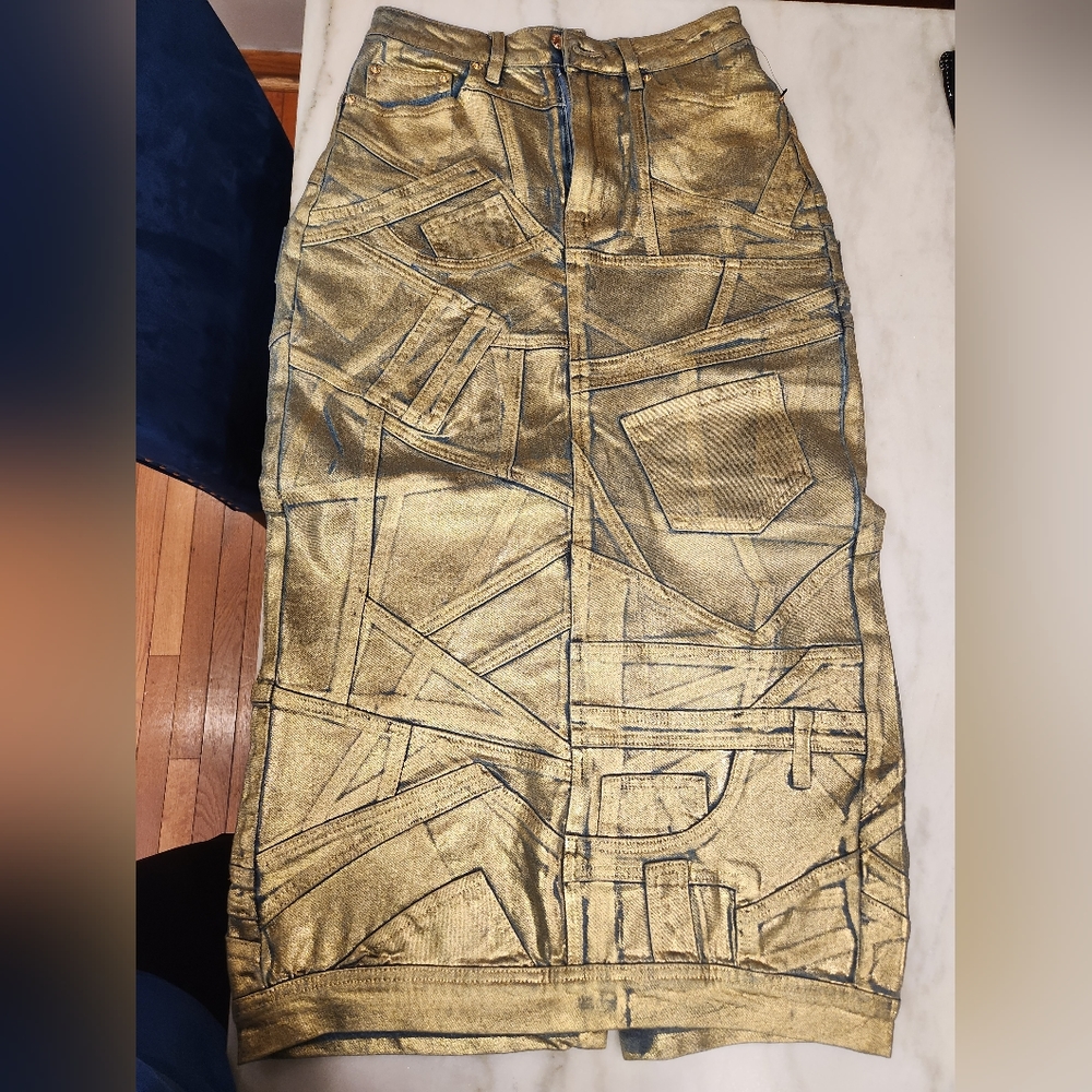 Gold Metalic Skirt With Split